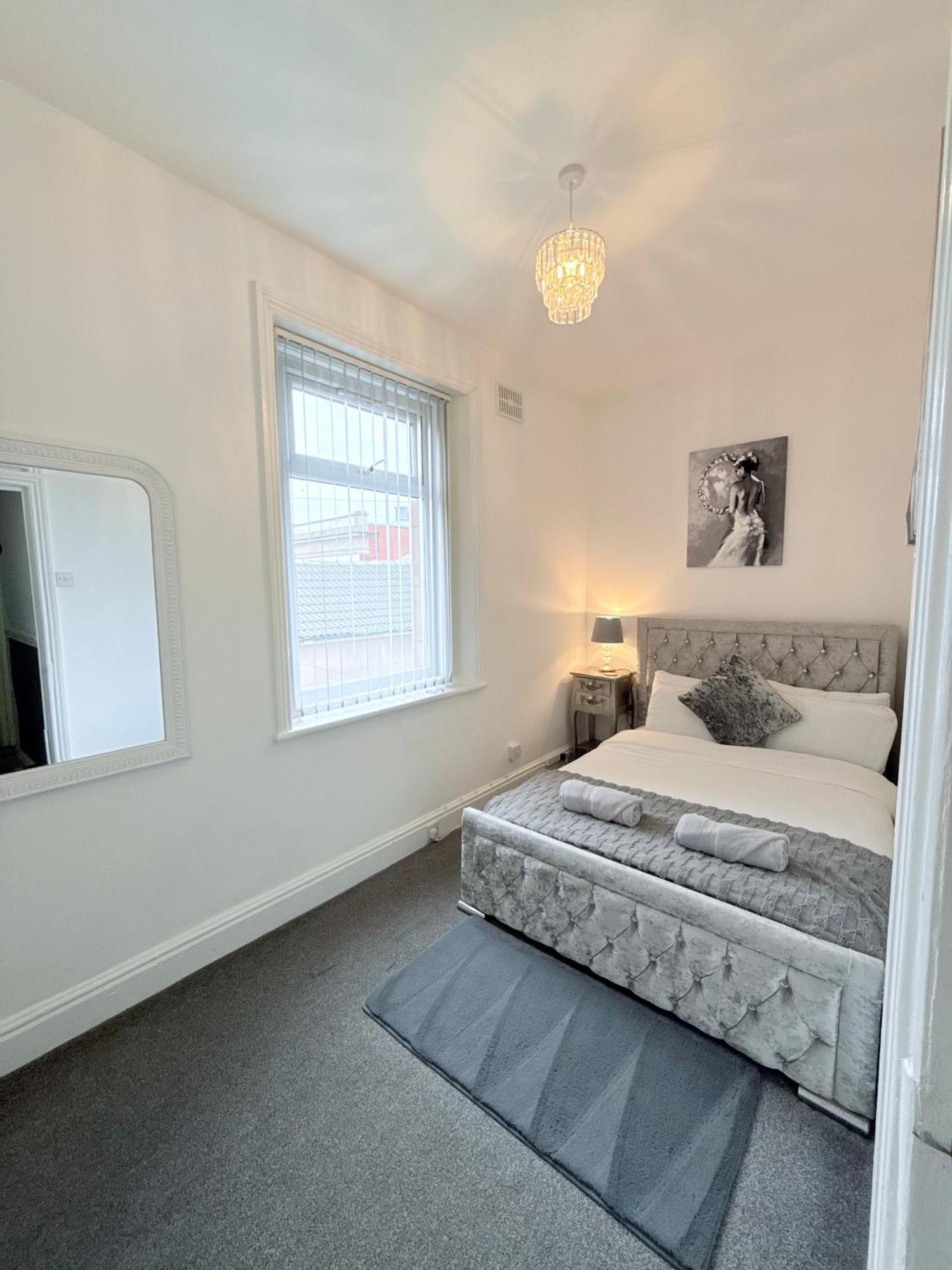 Large Luxury Apartment Blackpool Esterno foto
